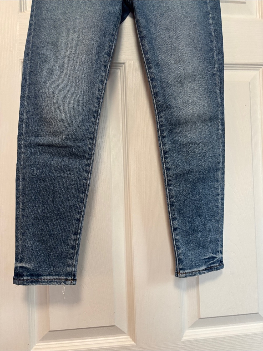 Express distressed skinny mid rise petite jeans - Picture 2 of 7